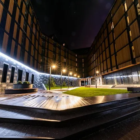 아파트 Woodside Residences & *