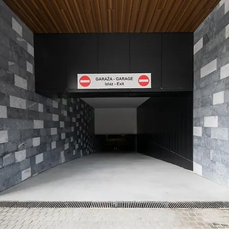 아파트 Woodside Residences & 카파오닉